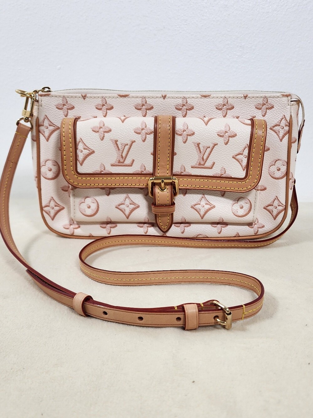 Louis Vuitton Monogram Fall for You Maxi Pochette W Original Strap. Microchipped